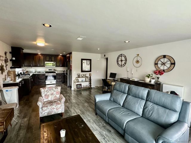 9829 Caspi Gardens Unit 8, Santee, CA 92071