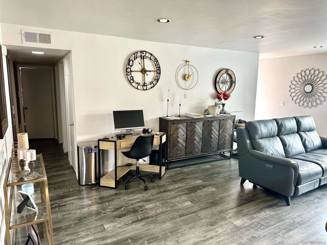 9829 Caspi Gardens Unit 8, Santee, CA 92071