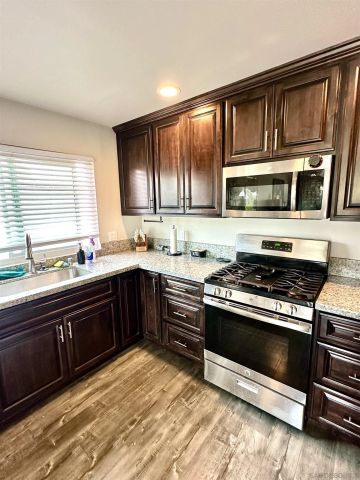 9829 Caspi Gardens Unit 8, Santee, CA 92071