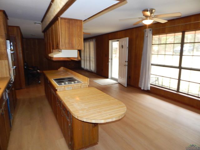 2231 W STATE HWY 154, Gilmer, TX 75644