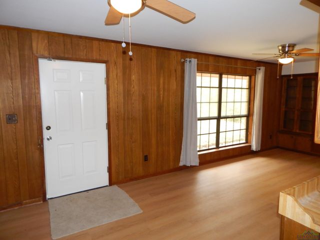 2231 W STATE HWY 154, Gilmer, TX 75644