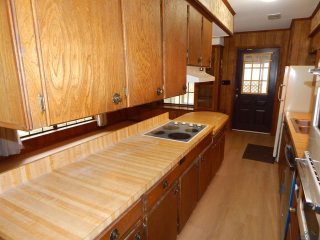 2231 W STATE HWY 154, Gilmer, TX 75644