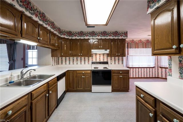 229 Golden Maple DR, Virginia Beach, VA 23452