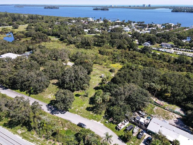 4104 Mariner Oaks Way, Fort Pierce, FL 34946
