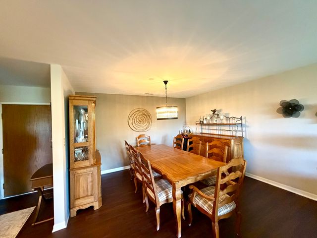 501 Lake Hinsdale Drive 506, Willowbrook, IL 60527