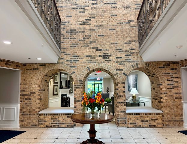 501 Lake Hinsdale Drive 506, Willowbrook, IL 60527
