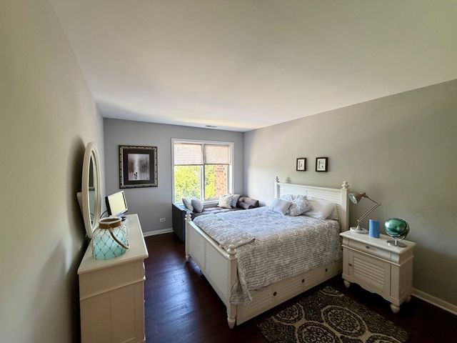 501 Lake Hinsdale Drive 506, Willowbrook, IL 60527