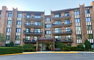 501 Lake Hinsdale Drive 506, Willowbrook, IL 60527