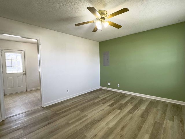1028 Bush Ave, Oak Grove, KY 42262