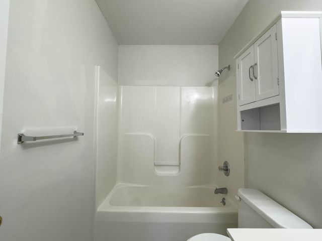 1028 Bush Ave, Oak Grove, KY 42262