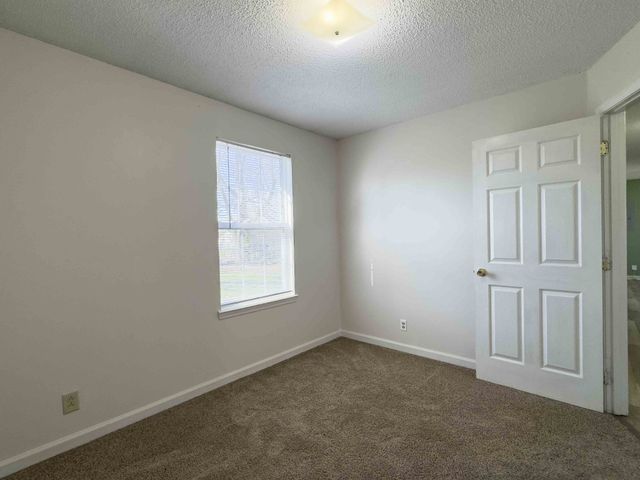 1028 Bush Ave, Oak Grove, KY 42262
