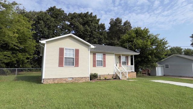 1028 Bush Ave, Oak Grove, KY 42262