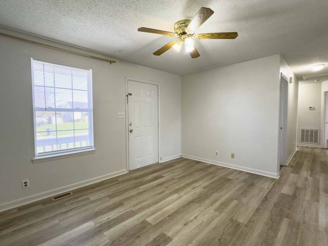 1028 Bush Ave, Oak Grove, KY 42262