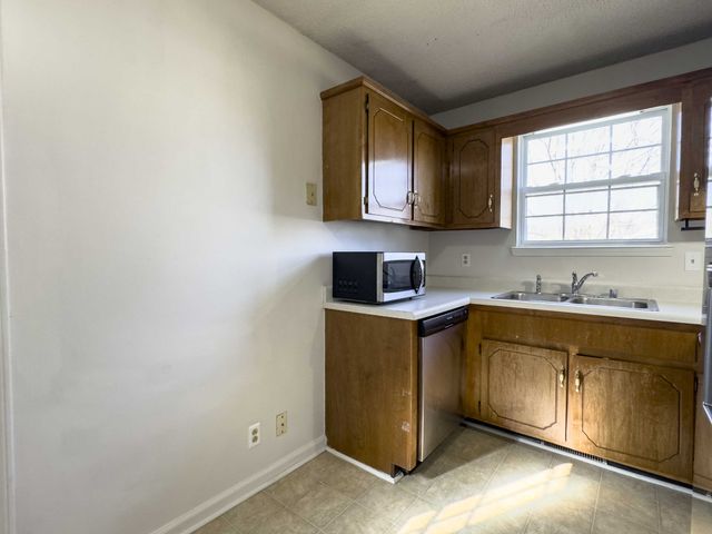 1028 Bush Ave, Oak Grove, KY 42262