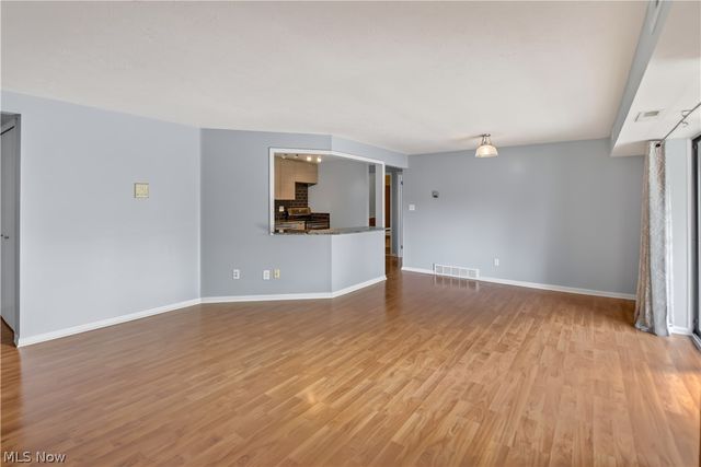9610 Cove Drive B23, North Royalton, OH 44133