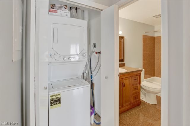 9610 Cove Drive B23, North Royalton, OH 44133