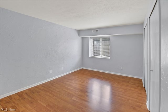 9610 Cove Drive B23, North Royalton, OH 44133