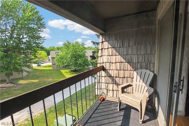 9610 Cove Drive B23, North Royalton, OH 44133