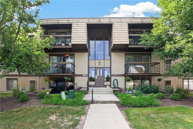 9610 Cove Drive B23, North Royalton, OH 44133