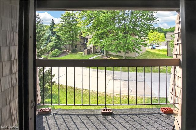 9610 Cove Drive B23, North Royalton, OH 44133