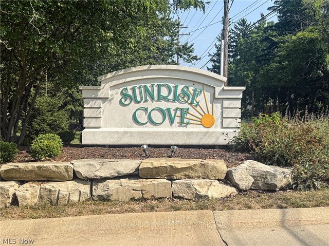 9610 Cove Drive B23, North Royalton, OH 44133