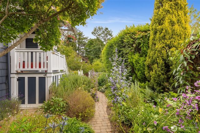 2823 34th Avenue S, Seattle, WA 98144