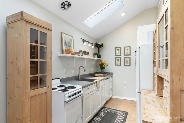 2823 34th Avenue S, Seattle, WA 98144