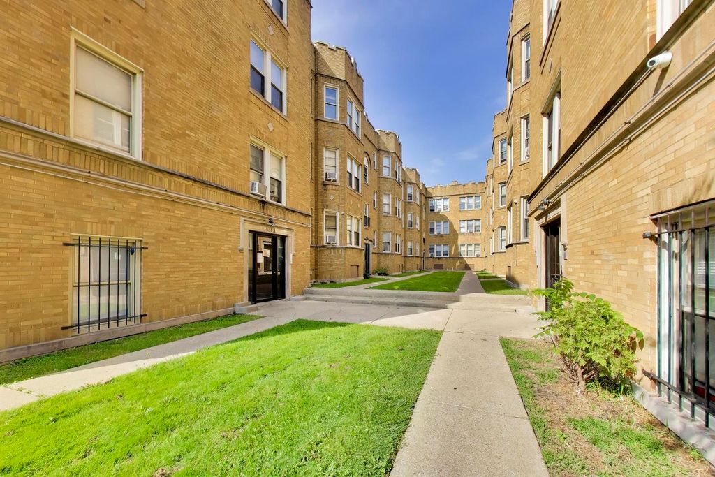 7042 S Michigan Avenue, Chicago, IL 60637 — photo 2