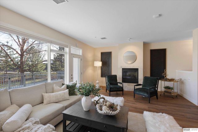 723 Riverfront Drive, Omaha, NE 68102