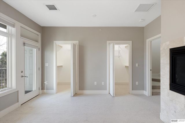 723 Riverfront Drive, Omaha, NE 68102