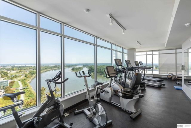 723 Riverfront Drive, Omaha, NE 68102