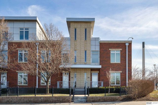 723 Riverfront Drive, Omaha, NE 68102