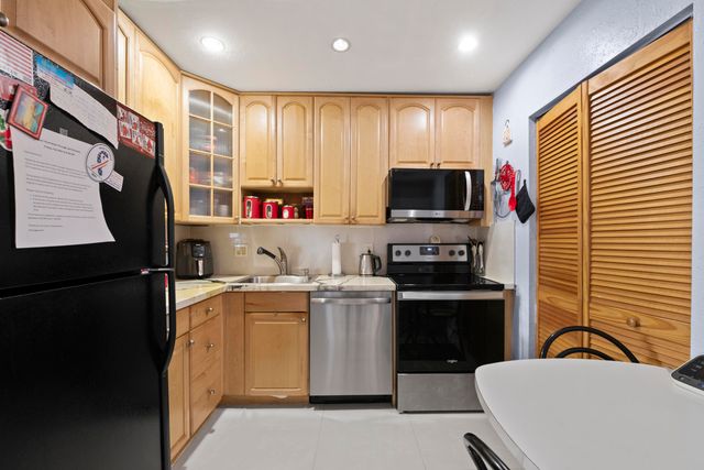 2317 SW 81st Terrace 3, North Lauderdale, FL 33068