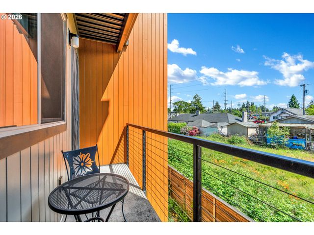 6822 N GREENWICH Ave 205, Portland, OR 97217