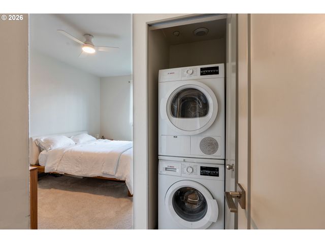 6822 N GREENWICH Ave 205, Portland, OR 97217