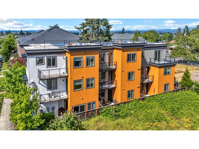 6822 N GREENWICH Ave 205, Portland, OR 97217