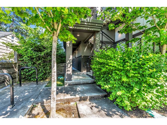 6822 N GREENWICH Ave 205, Portland, OR 97217