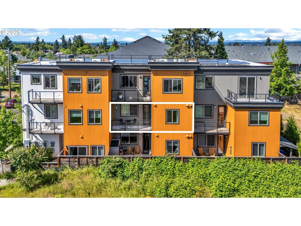 6822 N GREENWICH Ave 205, Portland, OR 97217