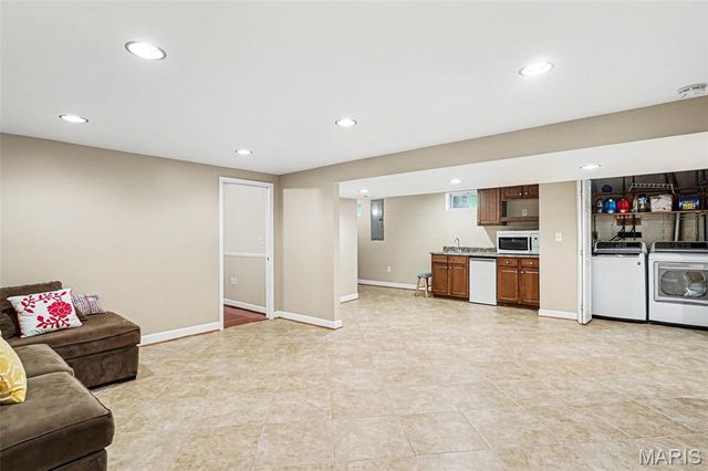 10179 Buffton Drive, St Louis, MO 63123