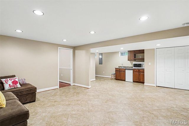 10179 Buffton Drive, St Louis, MO 63123