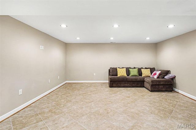 10179 Buffton Drive, St Louis, MO 63123