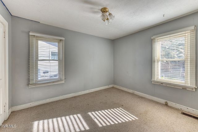 2222 Windsor Avenue, Bristol, TN 37620