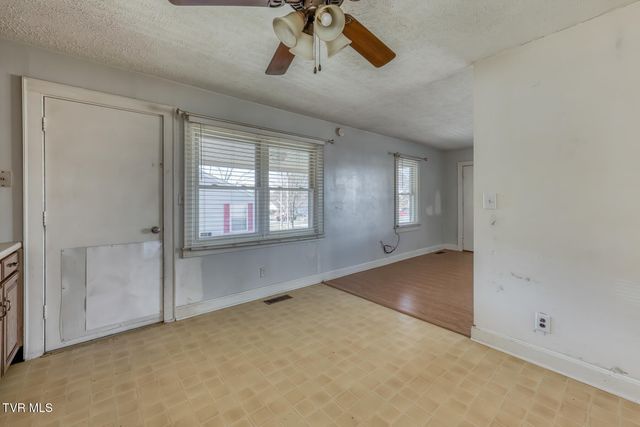 2222 Windsor Avenue, Bristol, TN 37620