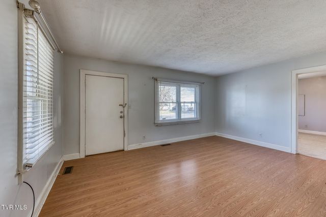 2222 Windsor Avenue, Bristol, TN 37620