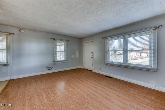 2222 Windsor Avenue, Bristol, TN 37620