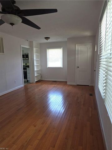 22 Gumwood DR, Hampton, VA 23666