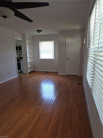 22 Gumwood DR, Hampton, VA 23666