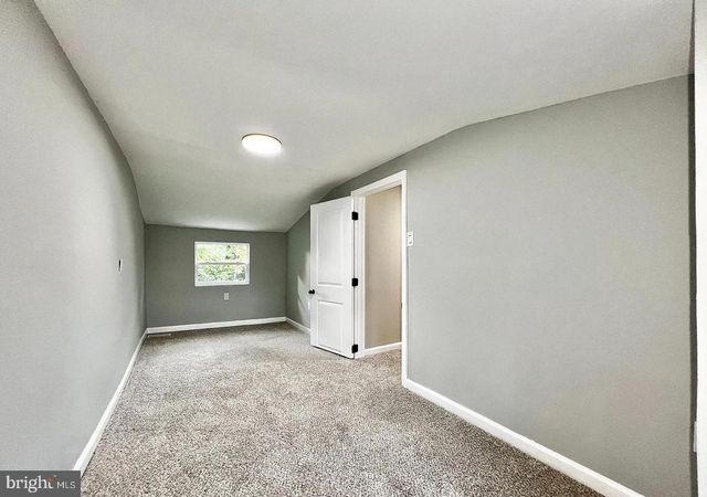 516 10TH AVE, Lindenwold, NJ 08021