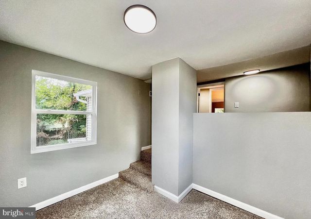 516 10TH AVE, Lindenwold, NJ 08021