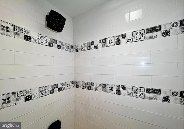 516 10TH AVE, Lindenwold, NJ 08021